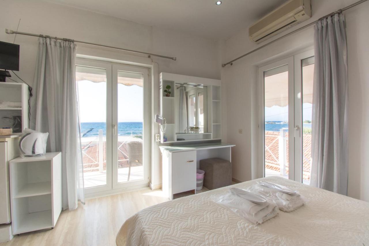 Petrakis Beach Lefkimmi  Exterior photo
